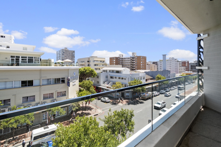 2 Bedroom Property for Sale in Sea Point Western Cape